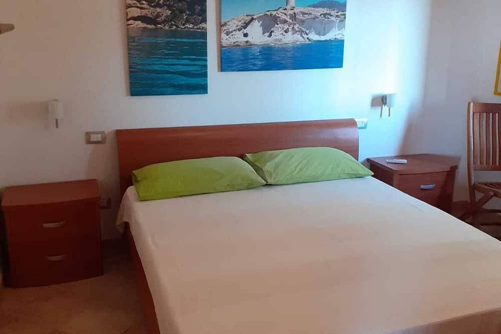 Villa Marina on the waterfront I.U.N. code in Porto Alabe, Magomadas