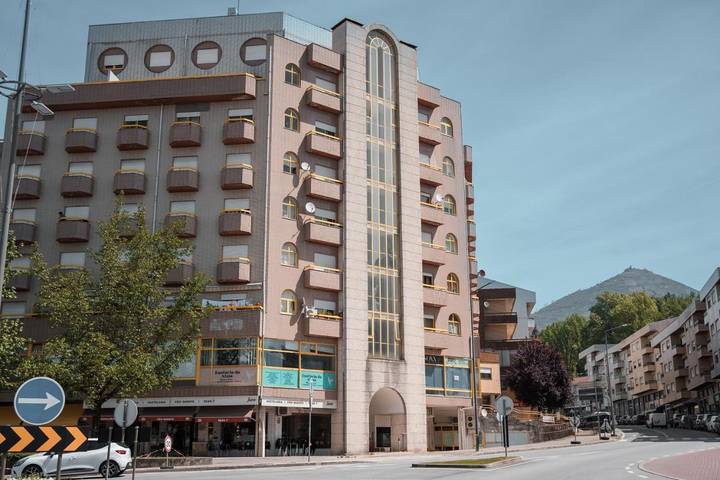 Gîte pour 6 personnes, avec vue et terrasse à Mondim de Basto