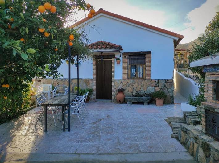 Casa rural para 5 personas, con Terraza además de Jardín y Vistas en Valle del Jerte