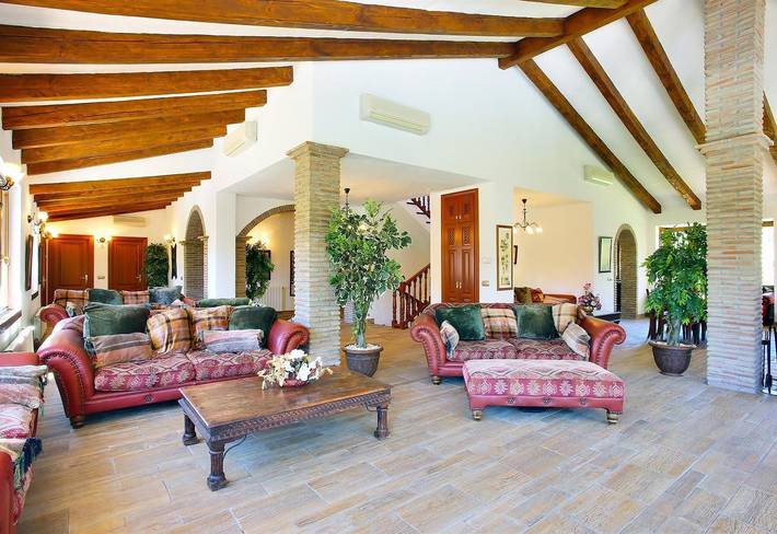Villa 'Best Choice for Family and Friends' with Mountain View, Pool, Garden & Wi-Fi in Sierra (Casares), Casares