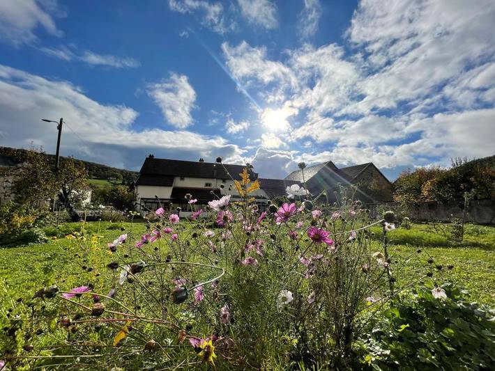 Gîte pour 4 personnes, avec Terrasse ainsi que Jardin et Vue à Darcey