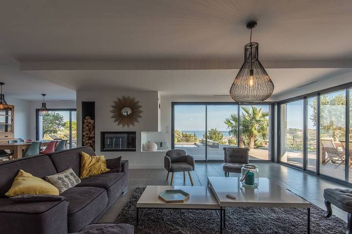 Villa pour 14 personnes, avec Balcon et Jacuzzi ainsi que Jardin et Sauna à Banyuls-sur-Mer