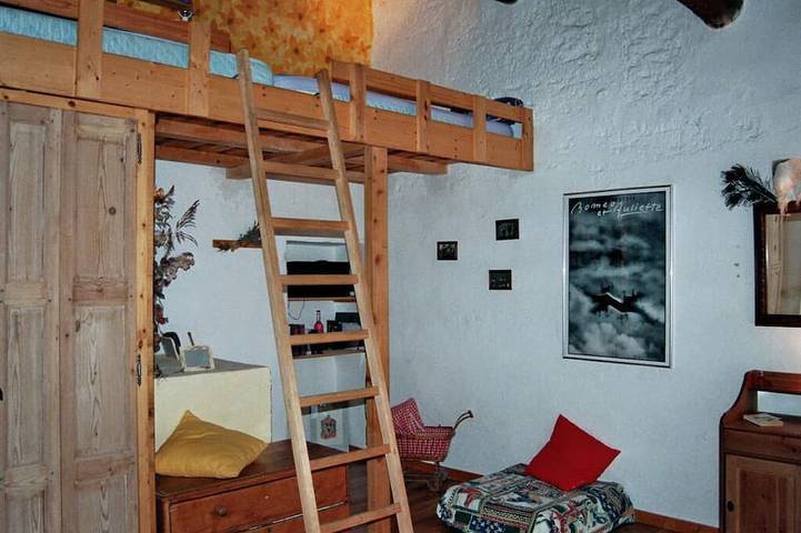 Location de vacances pour 8 personnes, avec piscine et terrasse à Sénas - 4