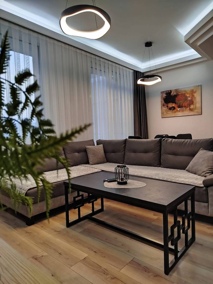 Ganze Wohnung, Gemütliche Wohnung im 7. Stock mit Parkplatz, Pool, Fitness! in Skopje, Nordmazedonien