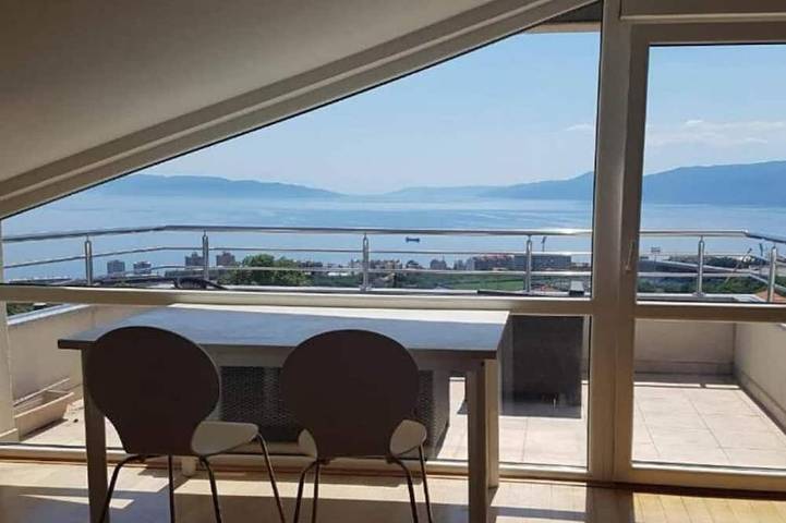 Ferienhaus für 4 Personen, mit Terrasse in Rijeka