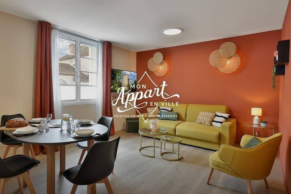 Entire apartment, Le Chic & Raffiné - Terrace & Air Conditioning in Périgueux, Périgord Blanc