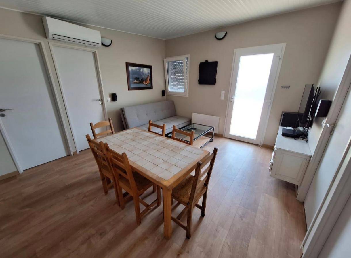 Appartement entier, Two-Bedroom Apartment in Saint-Vit, Doubs
