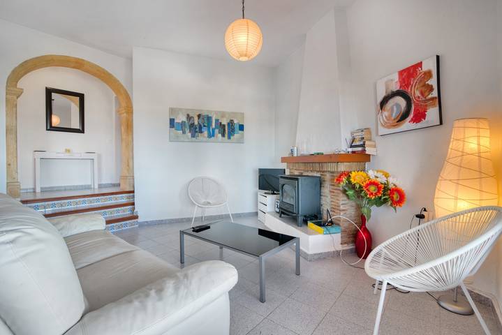 Villa 'Alta' con piscina privada, Wi-Fi y aire acondicionado in Montgó, Dénia
