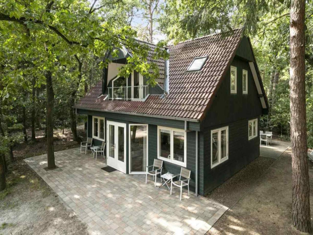 Geräumiges Ferienhaus für 8 Personen im Wald in der Nähe des Dorfes Norg in Drenthe in Drenthe