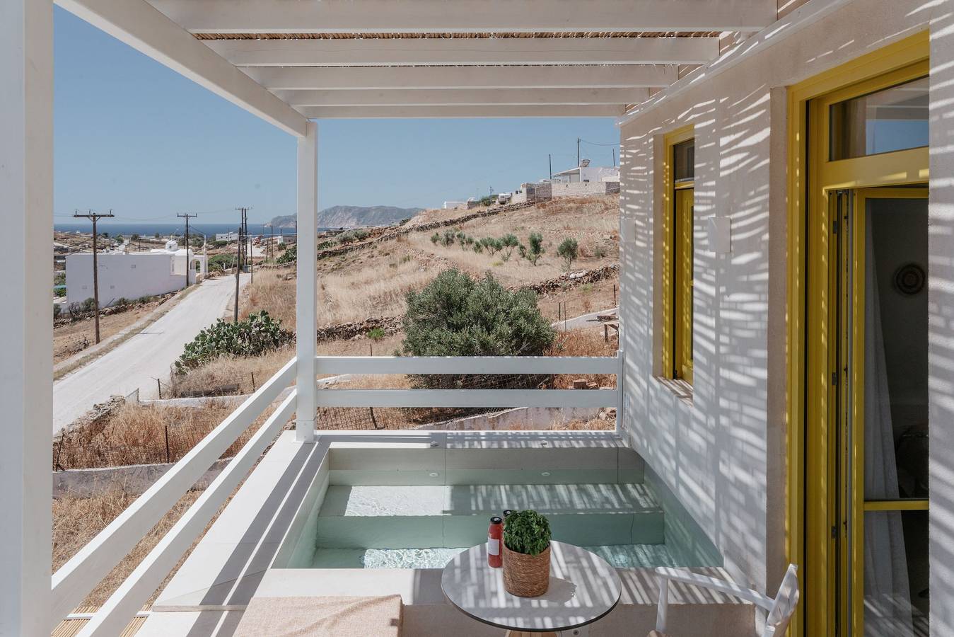 Entire apartment, Superior Suite with Private Pool and Seaview in Kimolos
