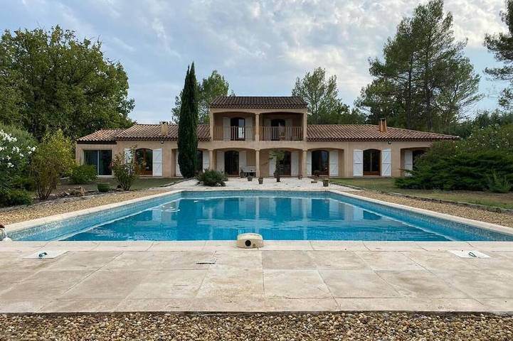 Villa pour 22 personnes, avec jardin ainsi que jacuzzi et balcon à Fayence