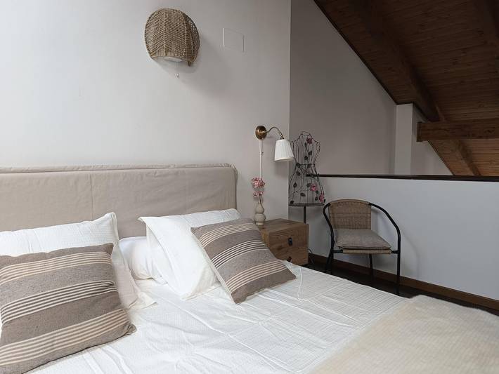 Apartamento entero, Dúplex tranquilo con parking cerca de Jaca in Jaca, Pirineo Aragonés