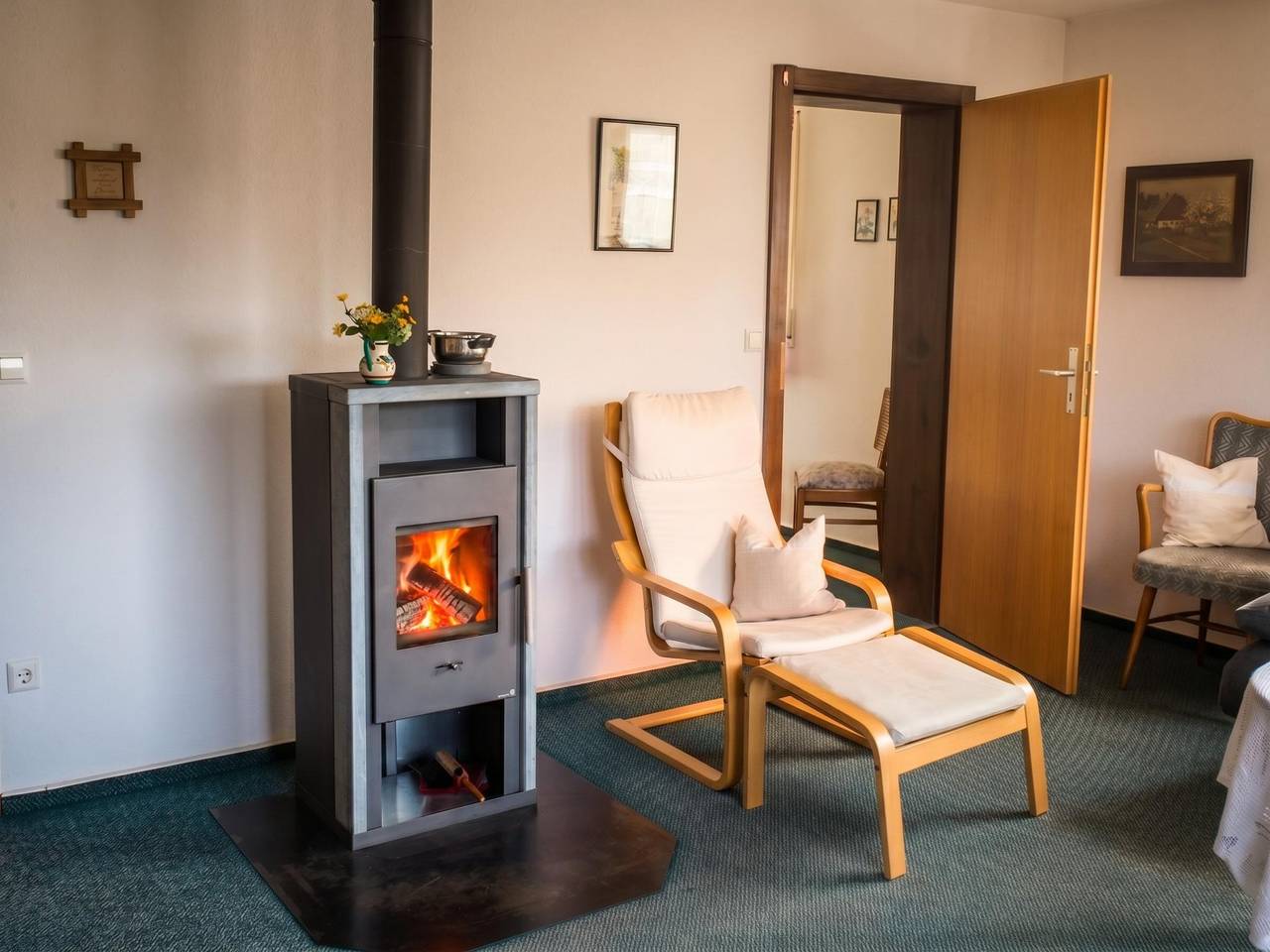 Ganze Wohnung, Geräumige Ferienwohnung mit Kamin im Schwarzwald in Waldachtal, Nordschwarzwald