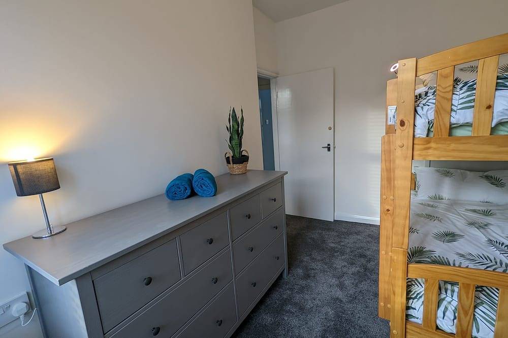 3 Bed City Home | South Facing Patio | 4-5 Beds in Lancaster, Lancashire
