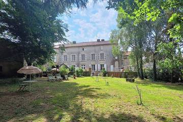 Chambre d’hôte pour 2 personnes, avec jardin à Champdeniers-Saint-Denis