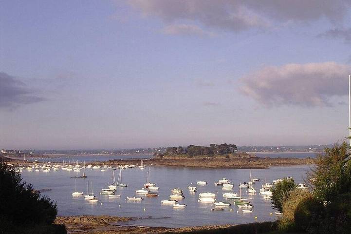 Location de vacances pour 12 personnes, avec jardin dans Plage du Béchet