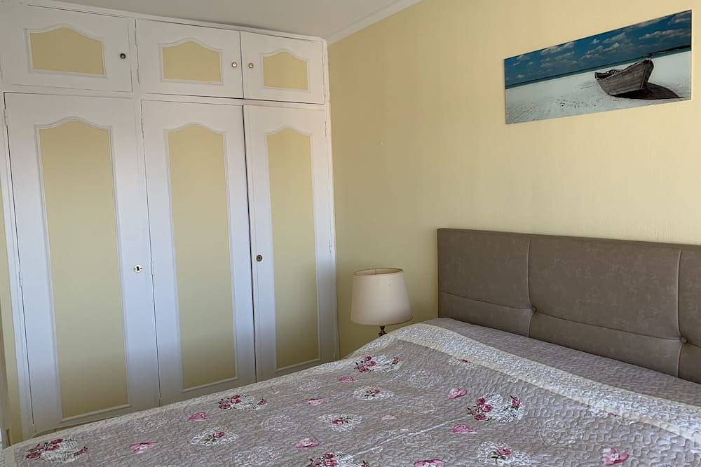 Entire apartment, Splendid apartment, sea view on Fréjus-plage in Frejus, Mediterranean Coast (France)