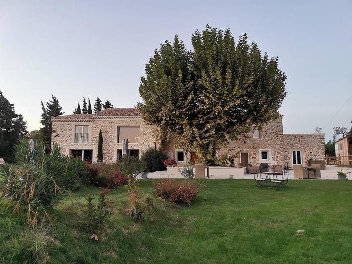 Maison de vacances pour 14 personnes, avec jacuzzi et terrasse ainsi que jardin et piscine