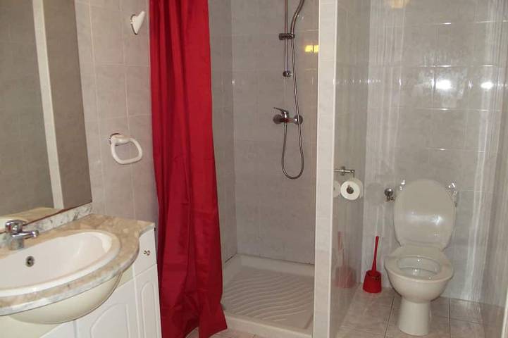 Location de vacances pour 8 personnes, avec balcon et jardin dans Plage de Tiuccia - 4