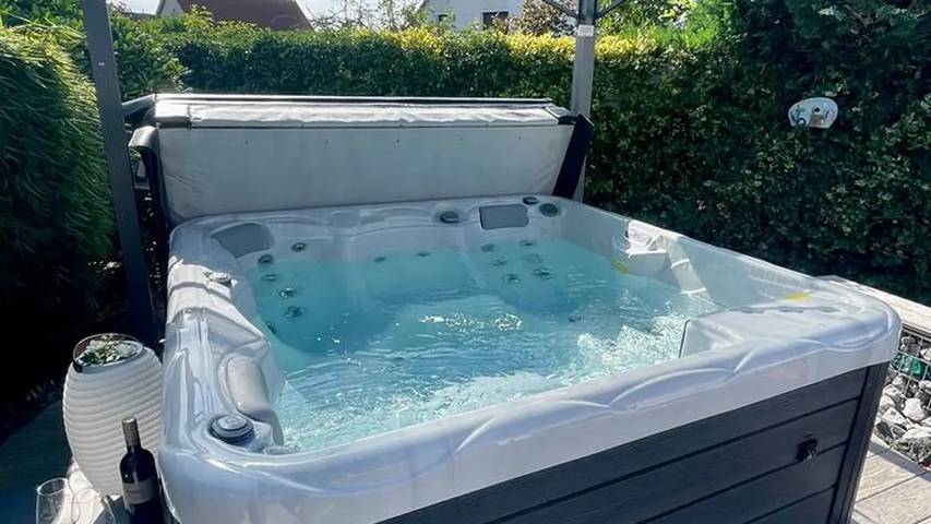 Ferienwohnung für 2 Personen, mit Terrasse und Whirlpool sowie Garten und Pool im Lahntal - 2