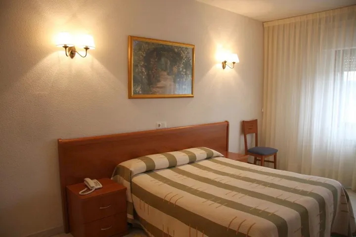 Hotel para 2 personas, con jacuzzi y terraza - 1