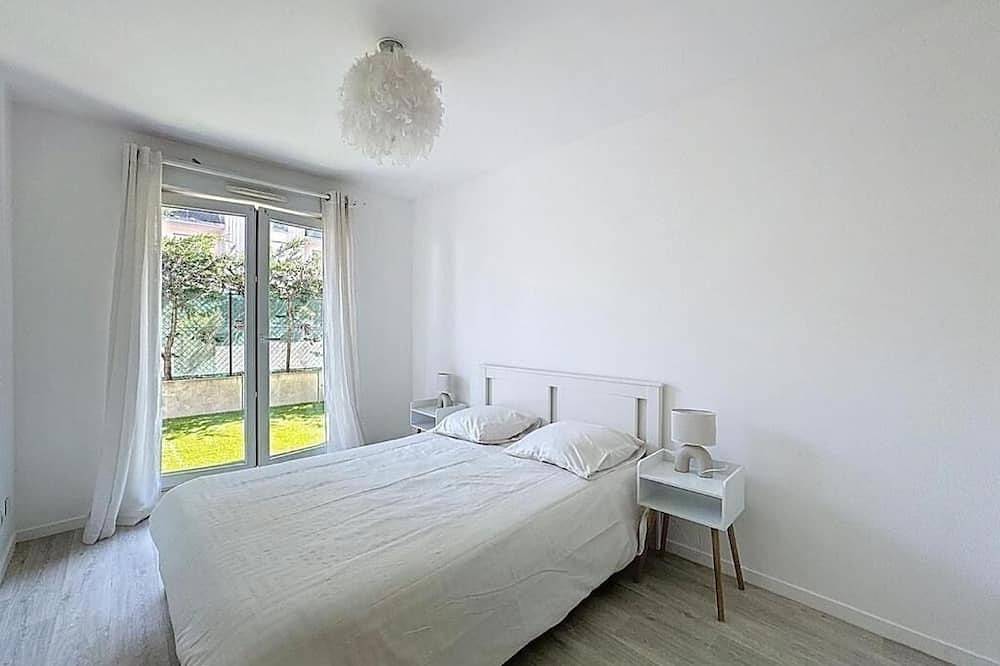 Apartamento entero, F3 with terrace - Quiet, light and close to Paris in Pontoise, Valle del Oise