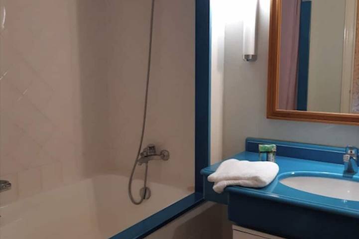 Location de vacances pour 2 personnes, avec Terrasse ainsi que Jardin et Piscine à Saint-André-des-Eaux - 3