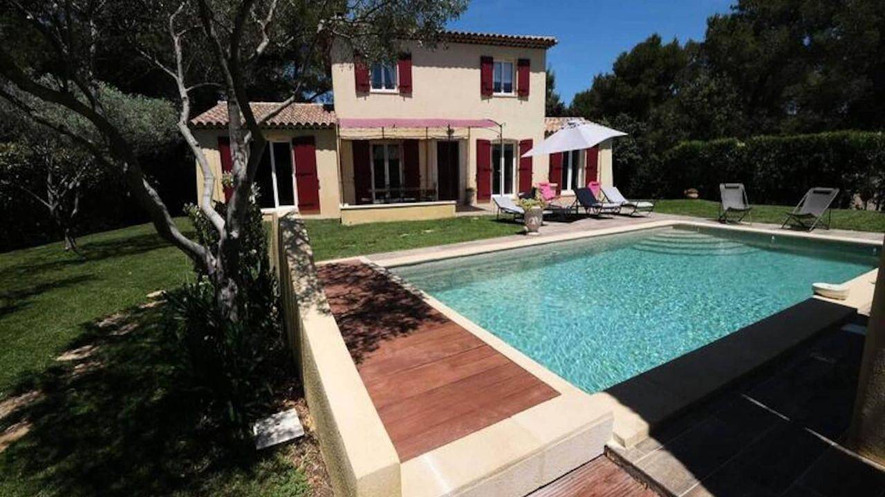 Entire holiday apartment, Ferienwohnung für 8 Personen (160 m²) in Cornillon-Confoux in Cornillon-Confoux, Aix-en-Provence region