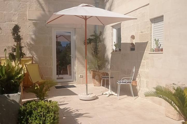 B&b per 2 persone, con giardino in Maglie