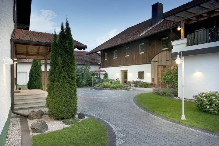 Hotel für 2 Personen, mit Ausblick und Garten in Freilassing - 2