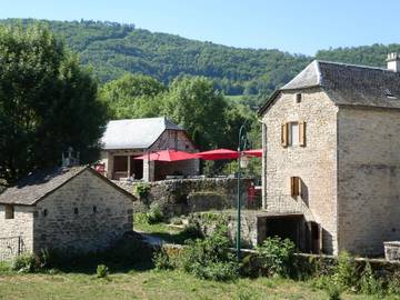 Gîte pour 8 personnes, avec vue et jardin, animaux acceptés à La Canourgue