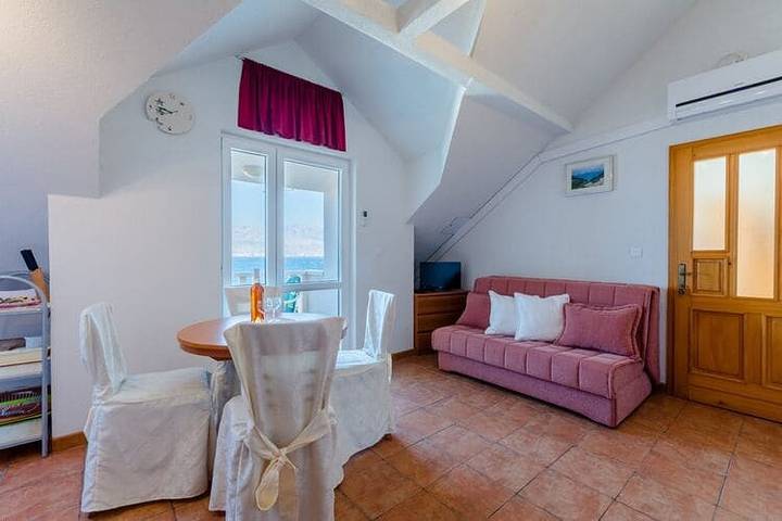 Gîte pour 4 personnes, avec jardin à Supetar - 2