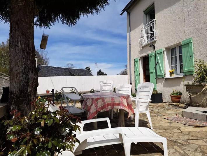 Gîte pour 2 personnes, avec terrasse à Lagarde-Enval