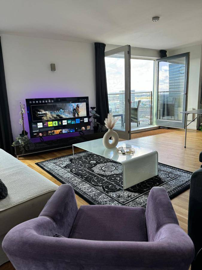 Loft for 5 people, with Balcony and Hot tub as well as Terrace and Pool in Manchester