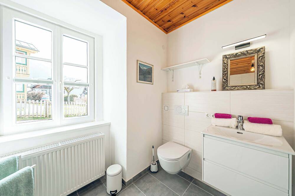 Ganze Wohnung, Brahms Apartment | Küche | Parken | Garten in Altaussee, Totes_Gebirge