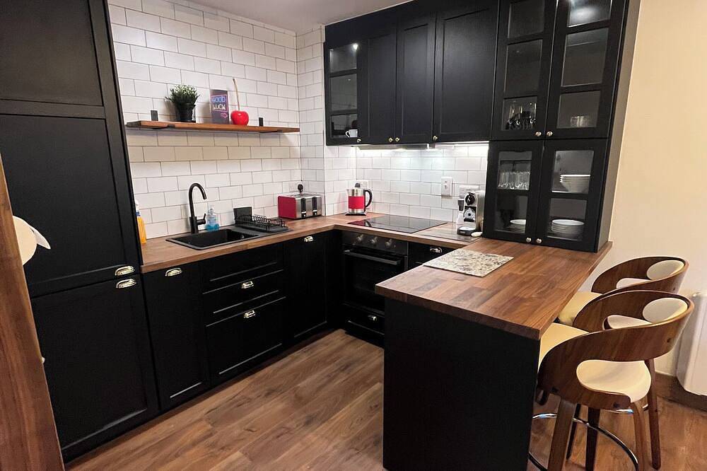 Entire apartment, Deluxe 2-bedroom best located apartment in Galway City center with free parking. in Galway, County Galway