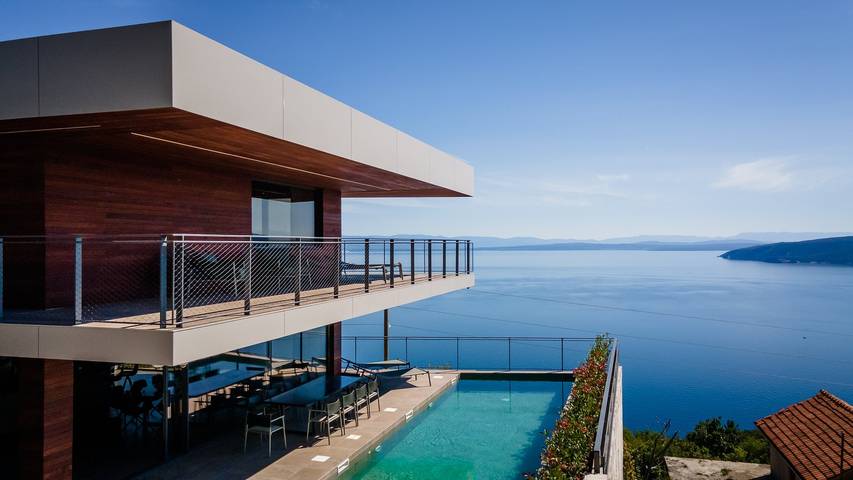 Ferienhaus für 12 Personen, mit Meerblick und Balkon sowie Garten und Pool in Mošćenice
