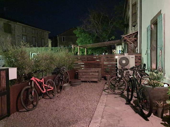 Location de vacances pour 2 personnes, avec jardin ainsi que terrasse et vue à Tourouzelle - 2