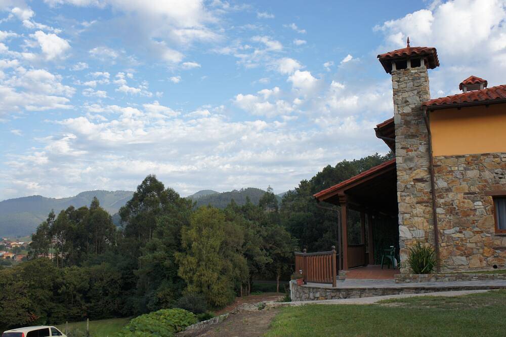 Beautiful Apartment at a good price in Cudillero, Costa Verde (Spain)