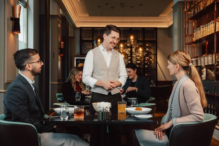 Hotel für 2 Personen, mit Sauna und Ausblick sowie Pool und Terrasse, mit Haustier in Berliner Mauer - 4