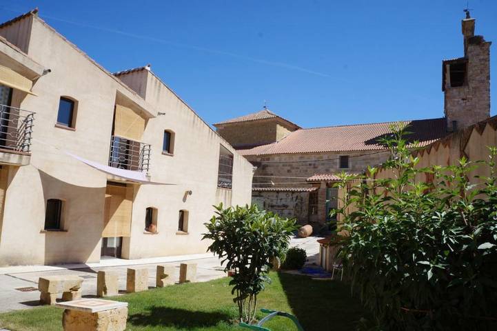 Hotel para 2 personas, con jardín además de terraza y jacuzzi en Castilla y León - 4