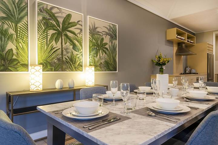 Villa for 6 people, with balcony and hot tub as well as pool and garden in Port Douglas