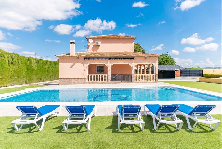 Chalet para 6 personas, con terraza y jardín en Antequera - 4