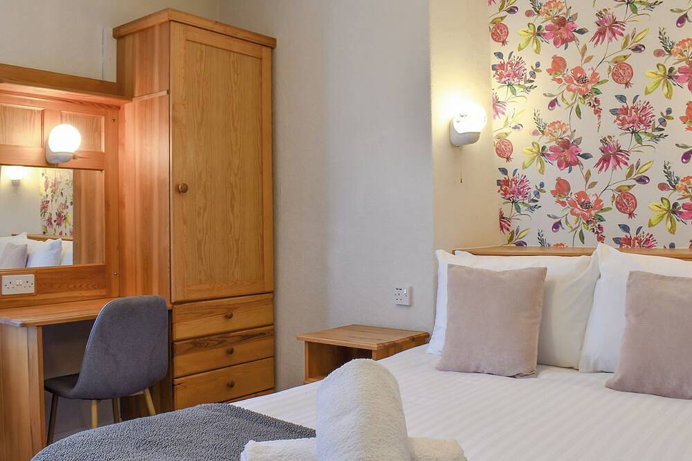 5 bedroom accommodation in Bowness-on-Windermere in Bowness-on-Windermere, Lake District