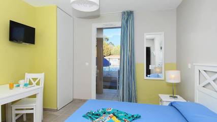 Appartement De Vacances pour 4 Personnes dans La Londe-les-Maures, Parc national de Port-Cros, Photo 4