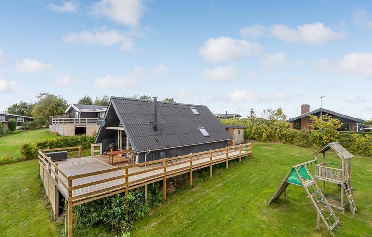 Ferienhaus für 6 Personen, mit Terrasse und Garten in Eskov Strandpark