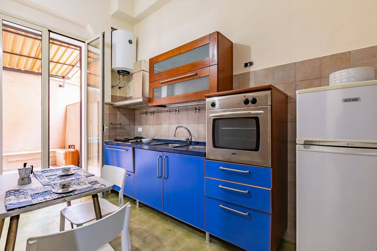 Cały apartament, Teatro Massimo Roomy Flat with Covered Terrace in Palermo, Prowincja Palermo