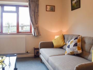 Log Cabin for 2 People in Herefordshire, West Midlands, Photo 4