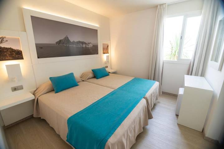 Location de vacances pour 2 personnes, avec balcon et piscine dans Playa d'en Bossa - 2