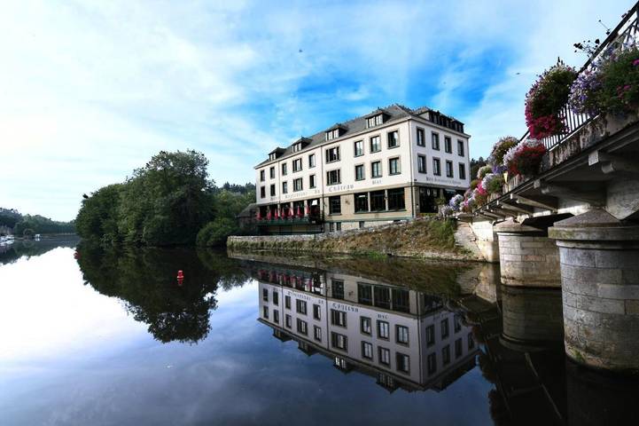 Hôtel pour 2 personnes, avec terrasse, animaux acceptés à Josselin - 2